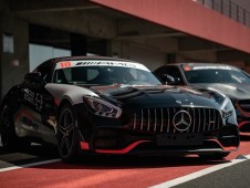 Conduzir um Mercedes AMG GT 63 2 voltas + 1 volta em co-piloto