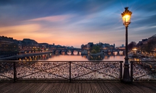 Moulin Rouge Paris avec dîner-croisière à la Tour Eiffel