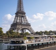 Tour Eiffel vue depuis la Seine 